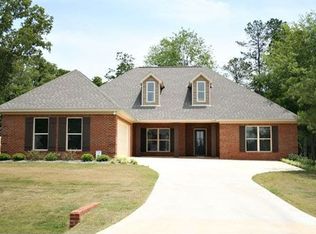 121 Maplewood Dr, Wetumpka, AL 36093