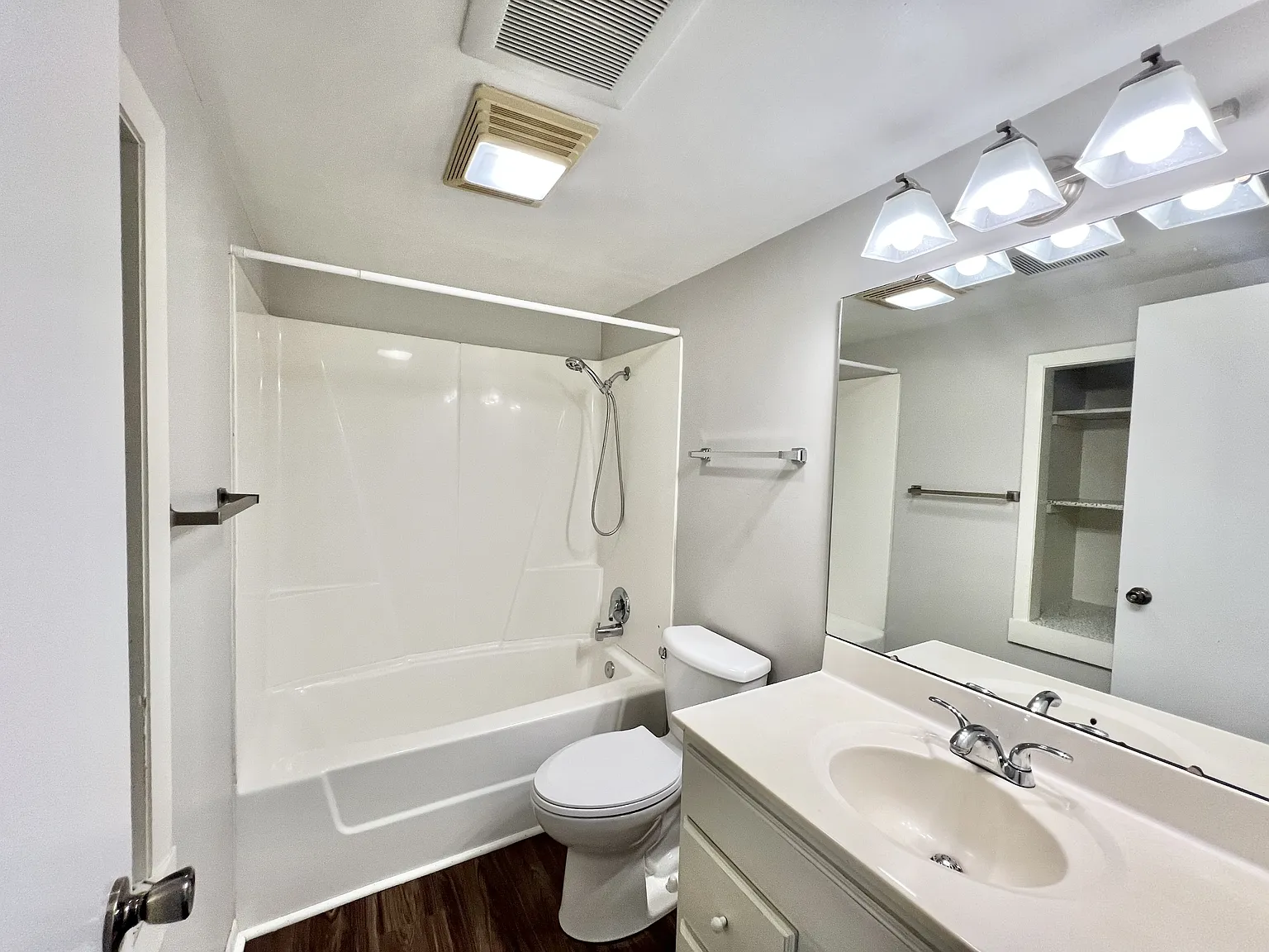 2904 Northbrook Drive - 1 — Photo 4