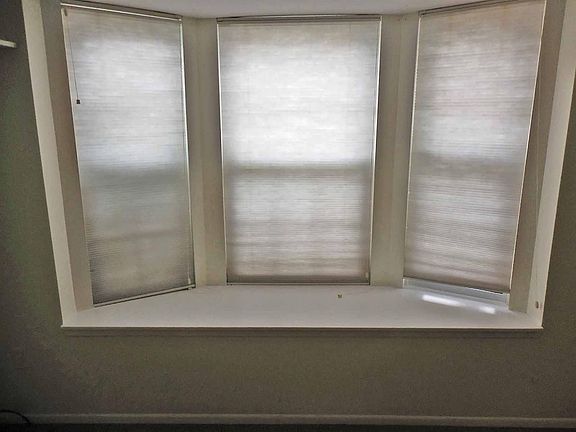 4th image of 3313 Burbank Dr