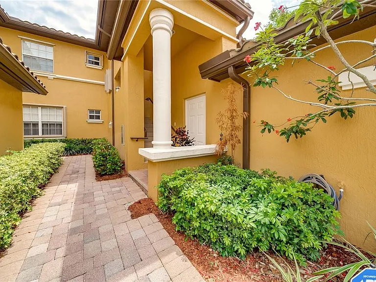 8012 NW 128th Ln — Photo 41