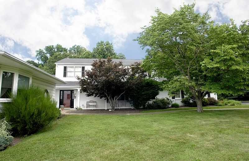 Colonial & Living Suite