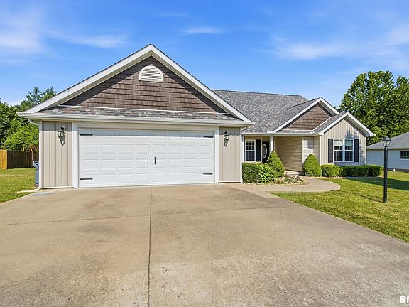 2nd image of 407 Prince Ln