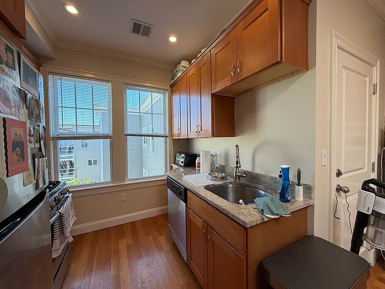 9 Marney St #3 — Photo 4