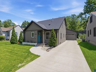 2304 S 3rd Ave, Sioux Falls, SD, 57105