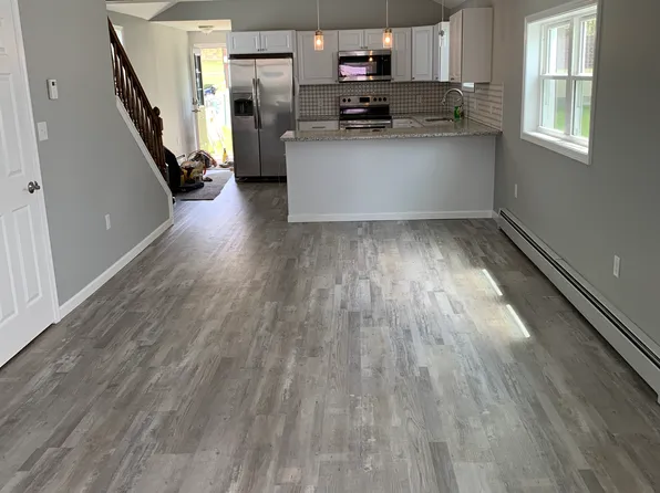 96 Saint Mary St, Plains, PA 18705