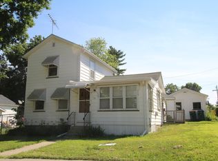 114 N West St, Plano, IL 60545