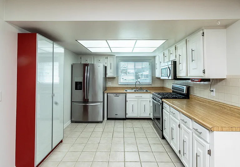 10502 Linger Ln — Photo 4