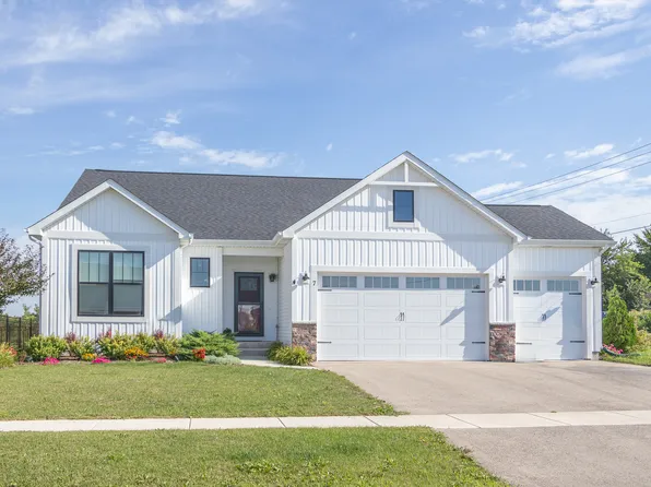 1731 S 5th St, Eldridge, IA 52748