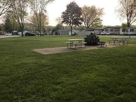 3rd image of 2852 N Tamarac Dr