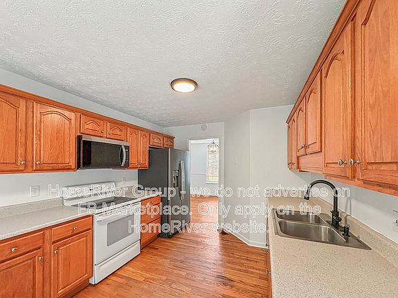 5th image of 72 Elaine Dr