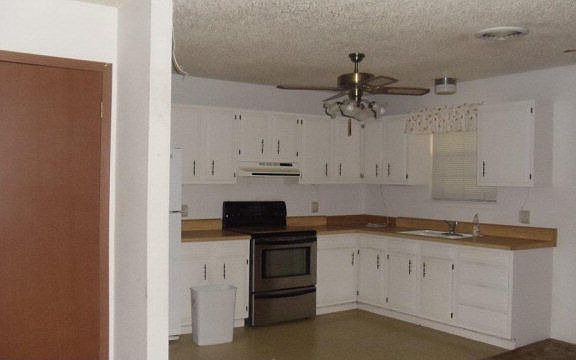 5th image of 609 NE Ave E Pl