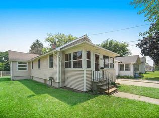 1307 Woodbridge St, Jackson, MI 49203