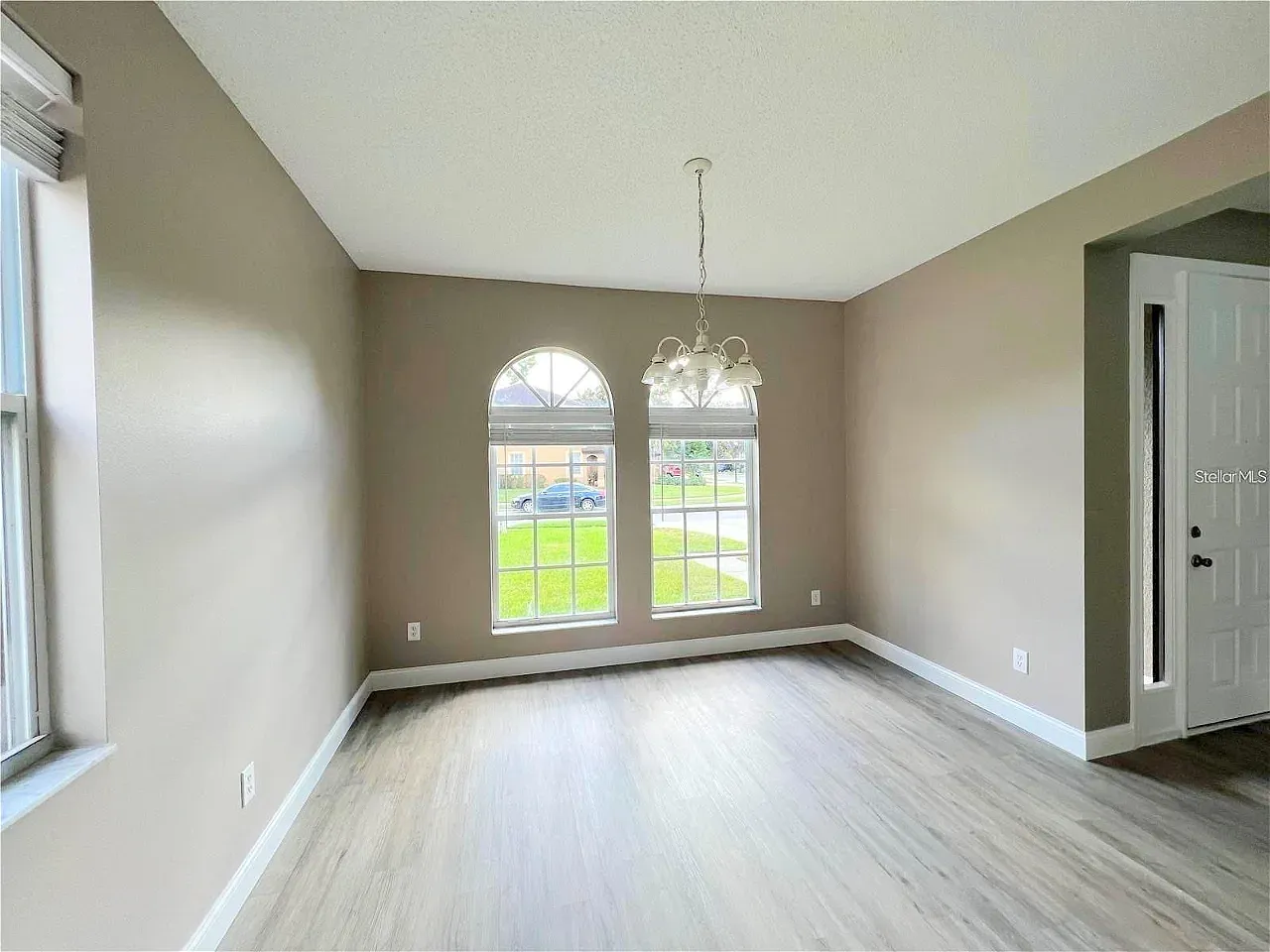 4 bed, 2.5 bath, 2200 sqft, $2,795 — Photo 3