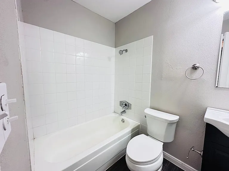10806 Lazy Oaks Dr — Photo 26