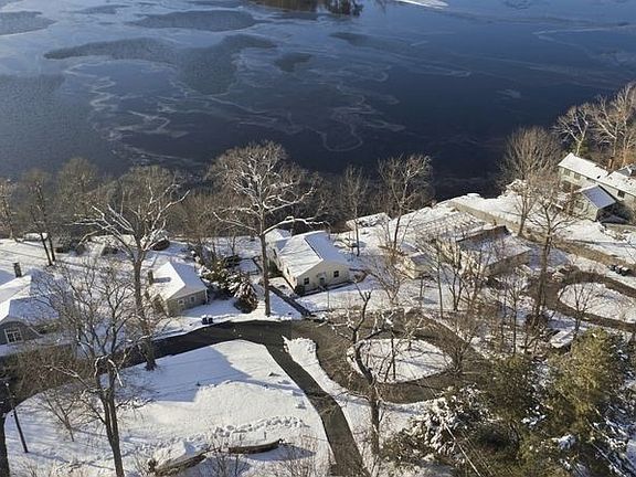 2nd image of 131 Hemlock Shore Rd