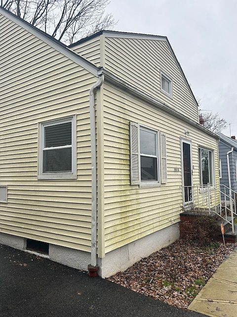 1st image of 19516 Fairway Ave