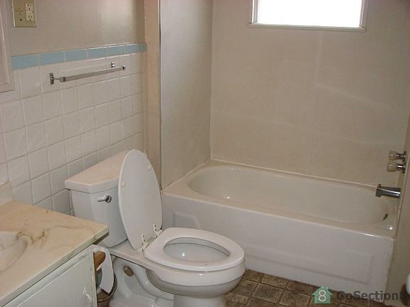 4th image of 2020 Fairmont Ave