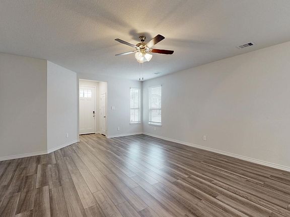 5th image of 825 Mineral Wells Ln