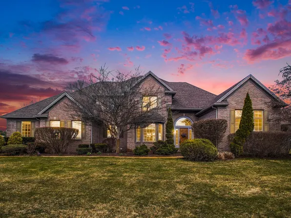 51284 Leeward Point, Granger, IN 46530