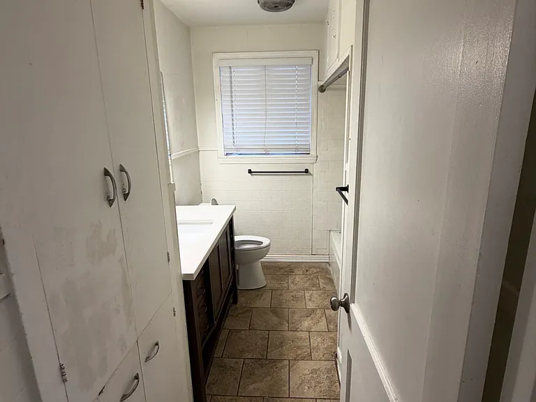 1438 Center St #1 — Photo 7