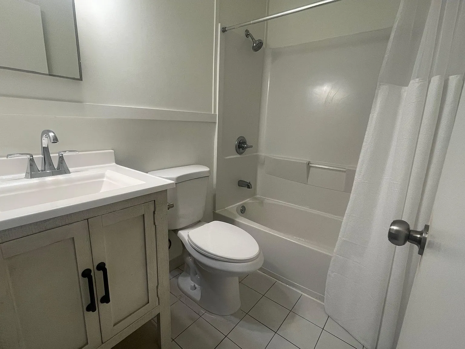 2 bed, 950 sqft, $1,075 — Photo 1