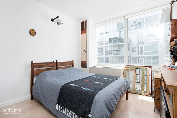 Rented by Sotheby's International Realty | media 18