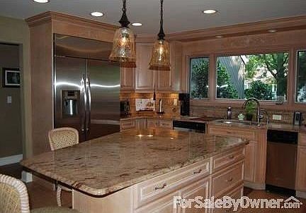 Kitchen
						:
						Brand new built in Refrigerator!