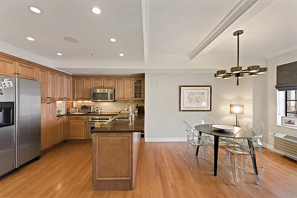 Sold by Nest Seekers International | media 9