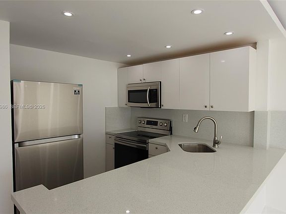 4th image of 801 NW 47th Ave APT 614W