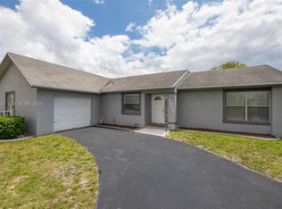 7454 NW 48th Pl, Lauderhill, FL 33319