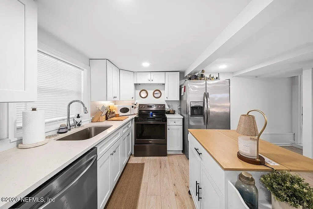 2 bed, 1.0 bath, 756 sqft, $2,500 — Photo 1