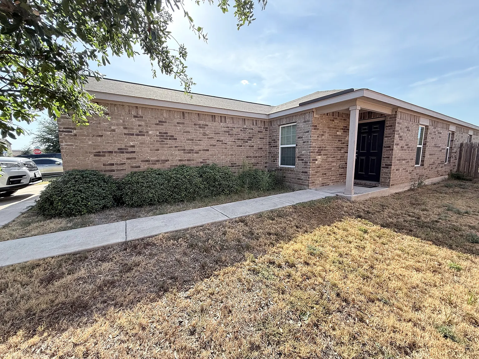 3 bed, 1305 sqft, $1,850 — Photo 3