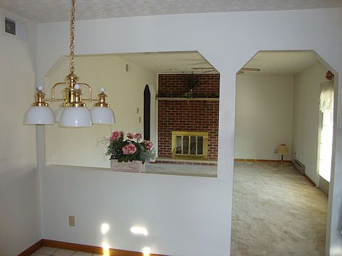 3rd image of 118 Meadowlark Dr