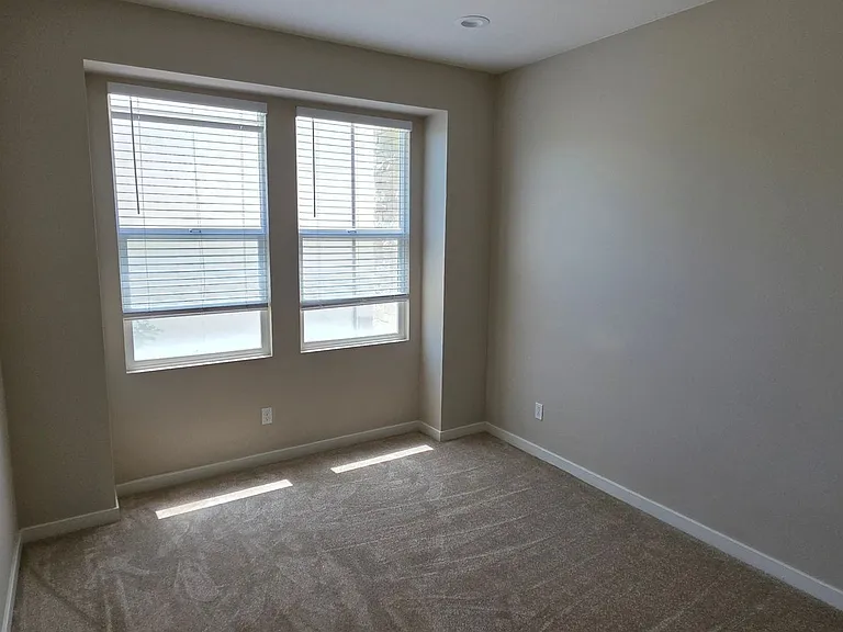 16208 Camden Cir — Photo 15