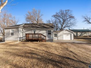 504 Southside Ave, Valley Springs, SD 57068