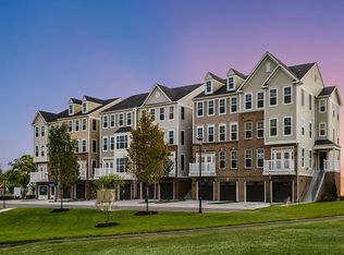 25248 Orchard View Ter, Chantilly, VA 20152