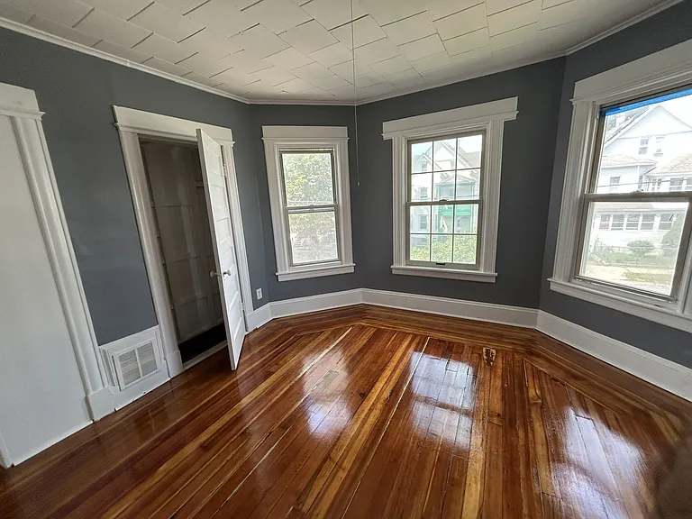 37-39 Wilmont St #2 — Photo 4