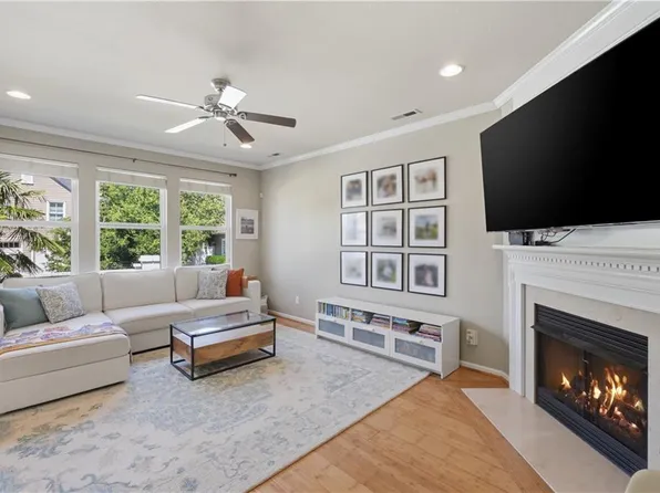 5049 Ocean Way, Norfolk, VA 23518