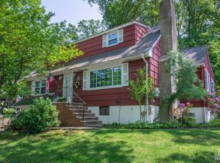 40 Spruce Ter, Wayne, NJ 07470