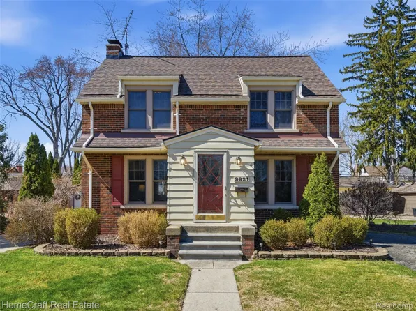 9921 Cranston St, Livonia, MI 48150