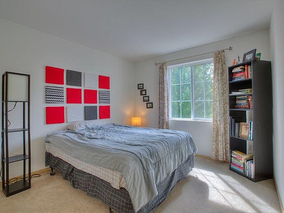 3rd image of 18432 101st Ave E