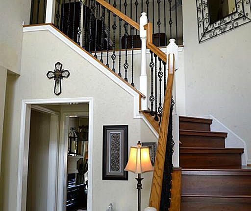 GRAND ENTRY WITH WINDING STAIRCASE