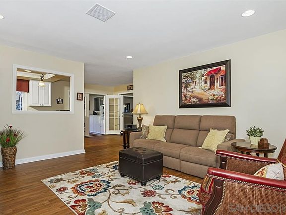 4th image of 16343 Bernardo Oaks Dr