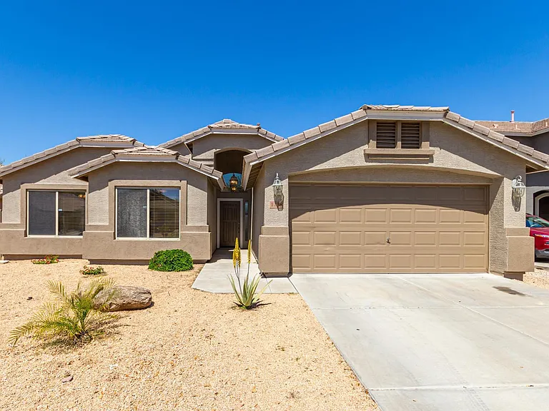 1238 W Dana Dr — Photo 1