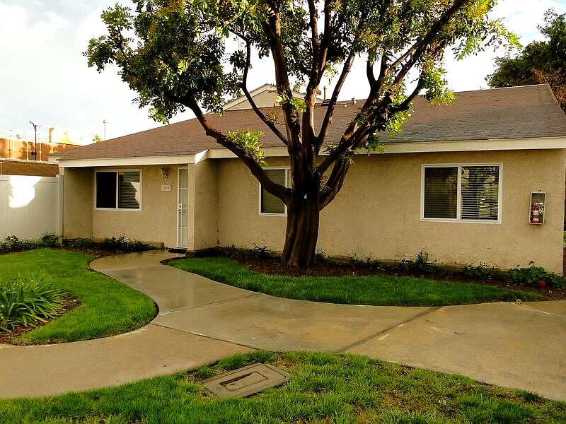 1st image of 1344 N Elderberry Ave