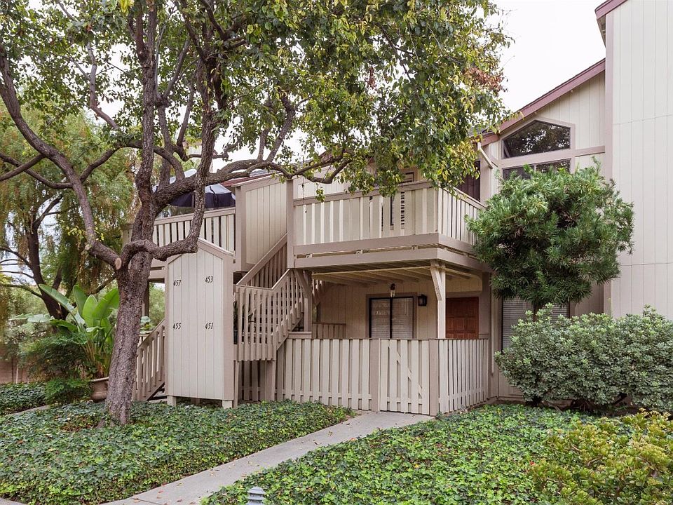 1st image of 453 Coyote Creek Cir