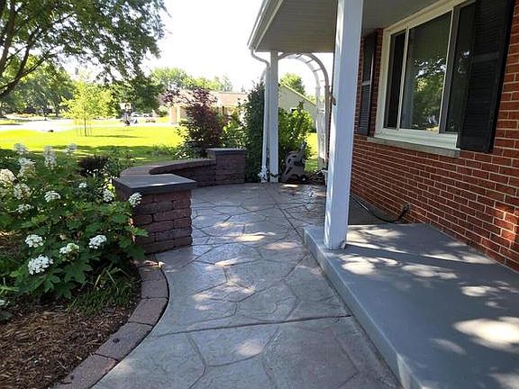 5th image of W174N7507 Joanne DRIVE