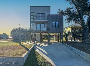 125 Miramar Ave, Biloxi, MS 39531