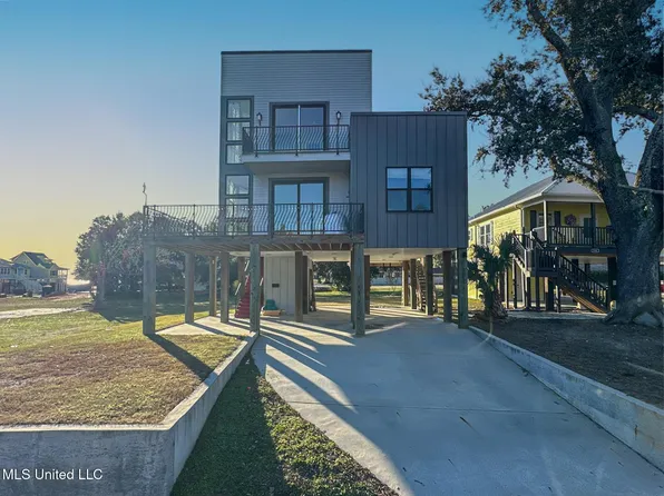 125 Miramar Ave, Biloxi, MS 39531