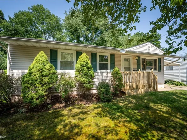 1409 Barcelona Dr, Akron, OH 44313